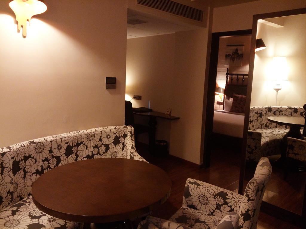 Best Western Plus O2 Indore Exterior foto